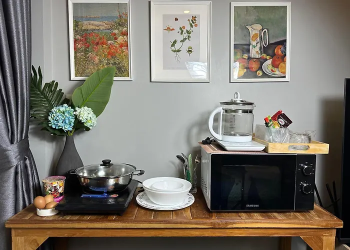 Pompom Apartment